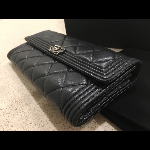 Chanel Flap Wallet Lambskin Leather - Picture 5 of 7